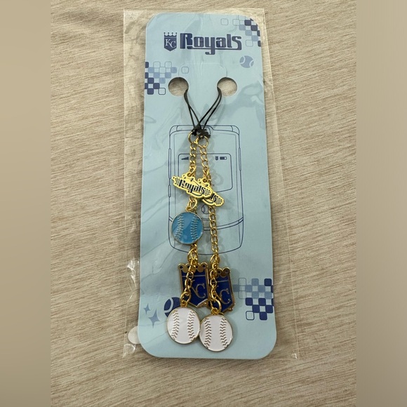 KC Royals Pair of Phone Charms - Picture 2 of 2